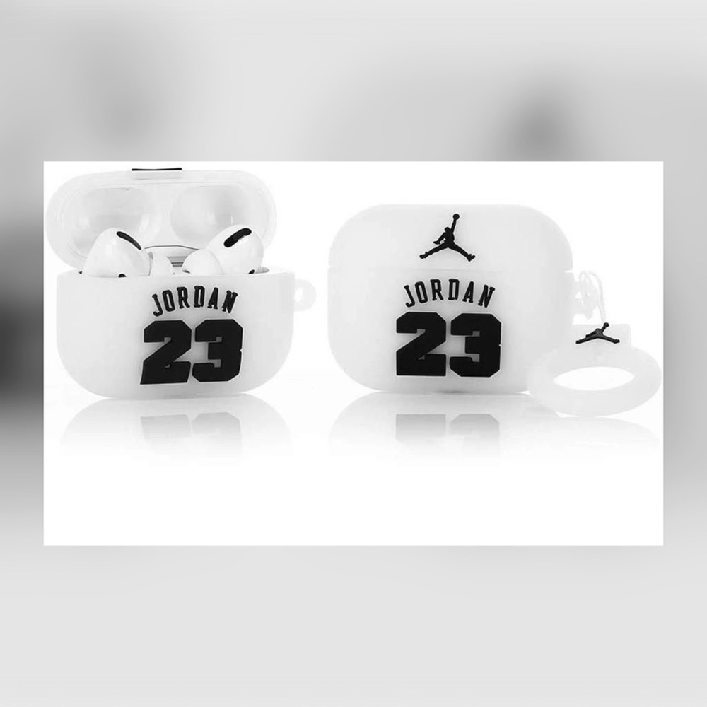 AIRPOD PRO SILICONE PROTECTIVE CASE W/KEYRING